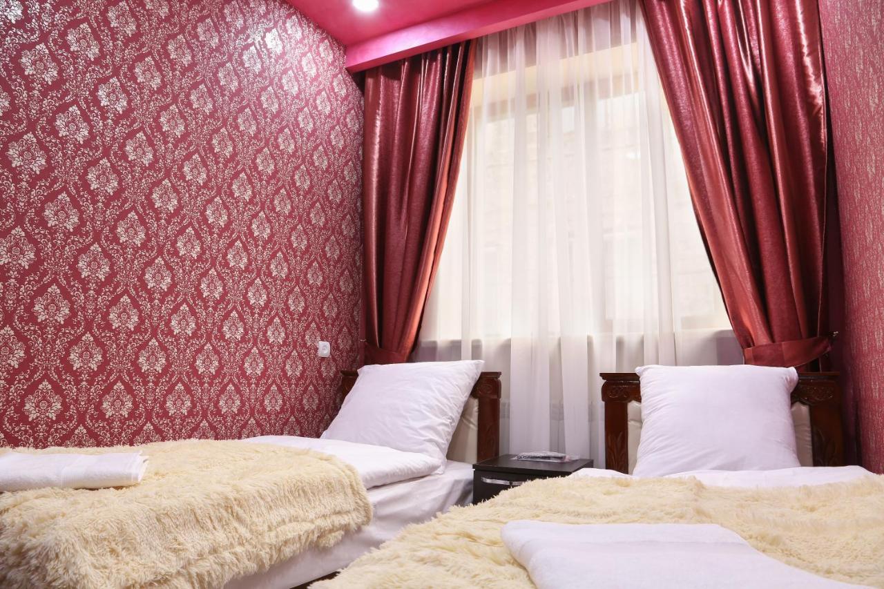 Lovely Hotel In Centre Ереван Экстерьер фото