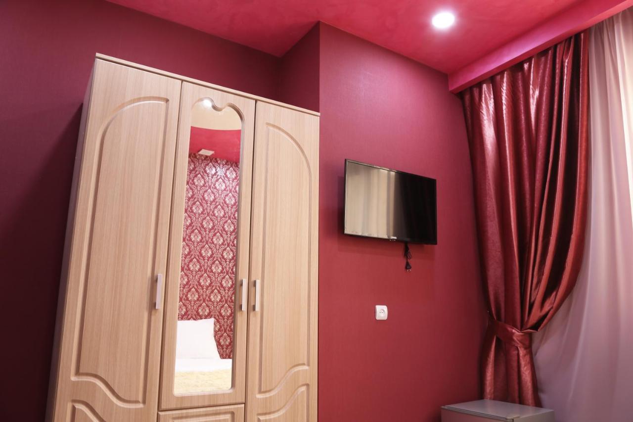 Lovely Hotel In Centre Ереван Экстерьер фото