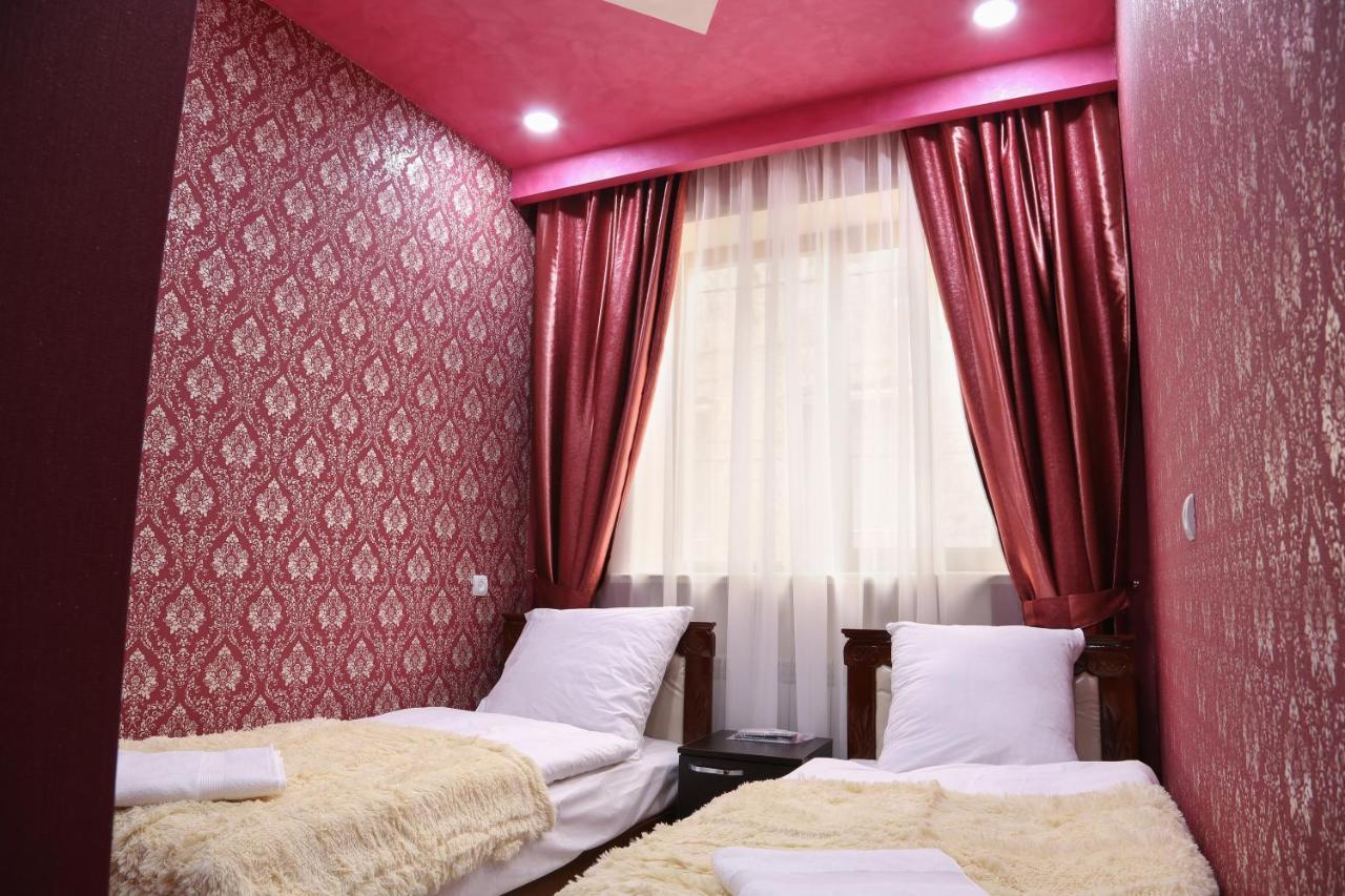 Lovely Hotel In Centre Ереван Экстерьер фото